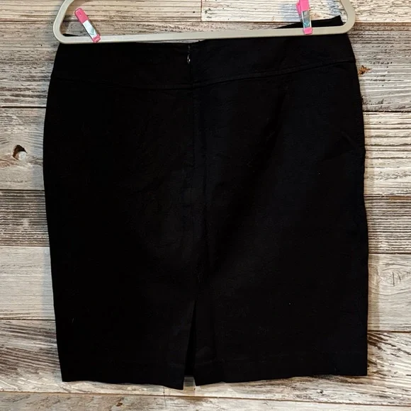 Banana Republic Black Pencil Skirt - Picture 3 of 5